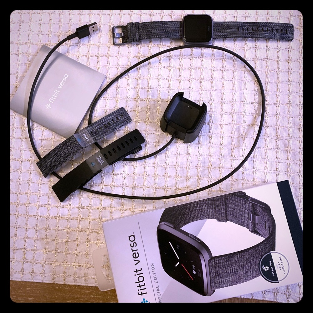 Fitbit Versa Special Edition